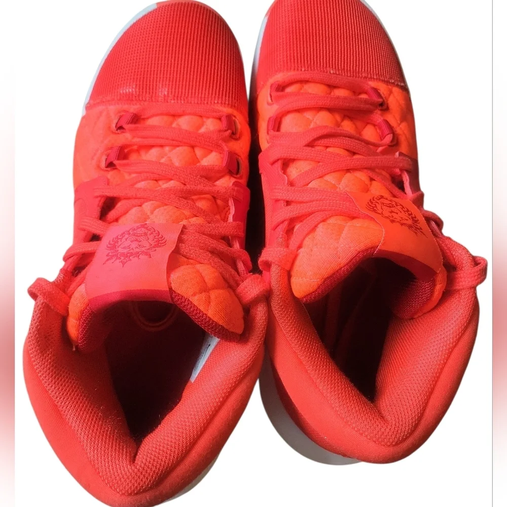 Nike LeBron witness8 Basketball FB2239-600 Athletic Sneaker Sz11.5